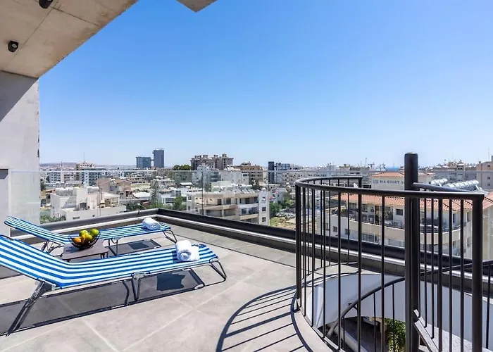 Apartmán Maryam's 2-br Facing Harbor With Pool