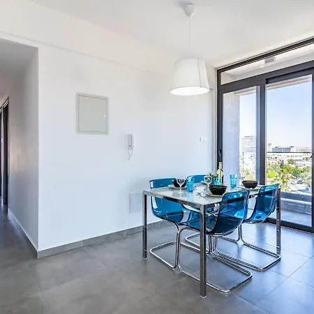 Maryam's 2-br Facing Harbor With Pool *