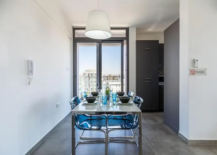 Apartmán Maryam's 2-br Facing Harbor With Pool *